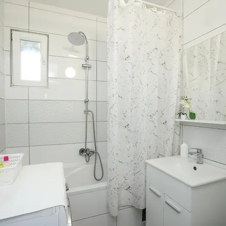 Apartment Lana I Davide *